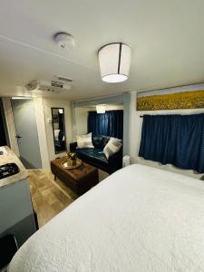 Afbeelding uit fotogalerij van Starlight Retreat RV in Springtown +11 foto's