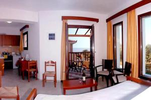 Gallery image of Kyma Hotel in Marathokampos