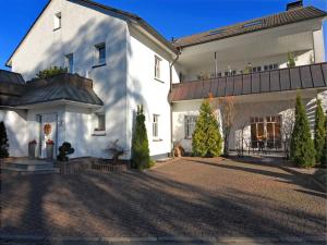 Gambar di galeri bagi Stilvolle Wohnung in Madfeld mit eigener Terrasse, cleaning included di Madfeld