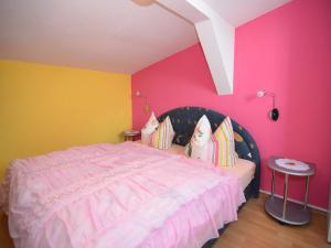 Gallery image of Neustadt 2BR with Garden, cleaning included in Neustadt am Rennsteig