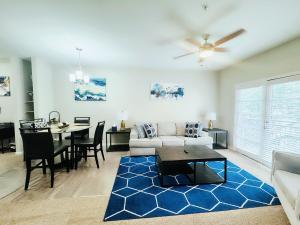 Χώρος καθιστικού στο Great Location Heart of Addison in N Dallas!