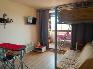 Posteľ alebo postele v izbe v ubytovaní Studio confortable à 2 min de la plage, Seignosse, pour 3 pers. - FR-1-239-900