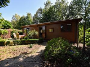 Gambar di galeri bagi Chalet in Garderen with Fenced Garden, cleaning included di Garderen