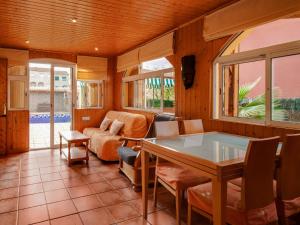 Posezení v ubytování Holiday Home in Vendrell near Costa Dorada Beach, cleaning included