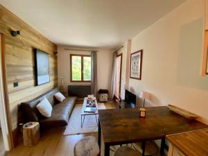 Χώρος καθιστικού στο Formiguères - Appartement T2 Lumineux avec Terrasse, 3 Pers, Proche Pistes et Commerces - FR-1-758-29