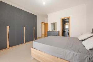 Postel nebo postele na pokoji v ubytování Seaview Jacuzzi 3BR Penthouse + 21 fotografií