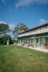 Το κτήριο όπου στεγάζεται  η παραθεριστική κατοικία