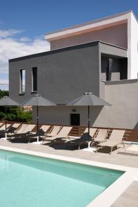 Πισίνα στο ή κοντά στο Kyan Executive Suites