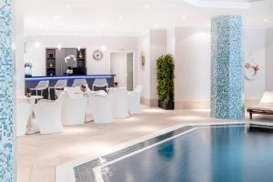 Bazén v ubytování Hilton Berlin nebo v jeho okolí