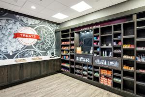Hampton Inn And Suites Logan, Ut的证书、奖牌、标识或其他文件