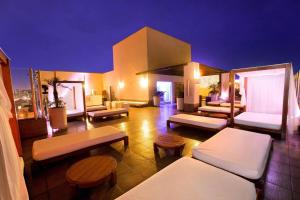Ein Sitzbereich in der Unterkunft Radisson Hotel Decapolis Miraflores