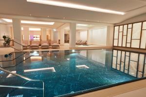 Bazén v ubytování Hotel Adlon Kempinski Berlin nebo v jeho okolí