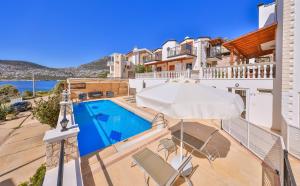 Bazén v ubytování Kuluhana Hotel & Villas Kalkan nebo v jeho okolí