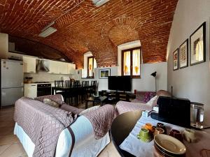 A kitchen or kitchenette at Appartamento G&G