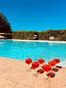 Bazén v ubytovaní Baglio Cudia Resort alebo v jeho blízkosti