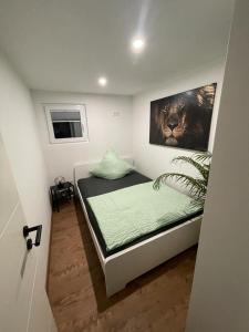 Postel nebo postele na pokoji v ubytování Hausboot - Nordsonne 10