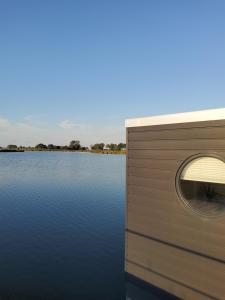 Příroda nedaleko ubytování na lodi