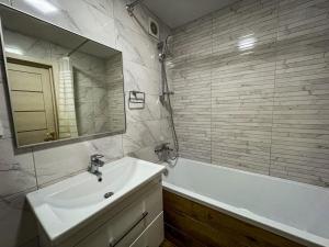 Galeriebild der Unterkunft Gerda - 1-комн. Студия в Центре in Krementschuk