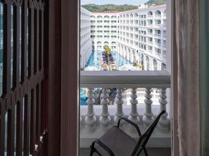 芭东海滩Mövenpick Myth Hotel Patong Phuket的相册照片