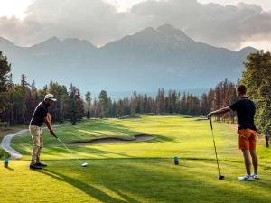 Golf v rezortu nebo okolí