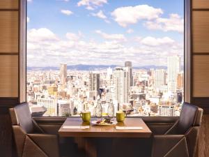 Ein allgemeiner Blick auf Osaka oder ein Stadtblick von des Hotels aus