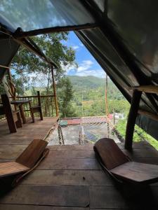 Příroda nedaleko luxury tent
