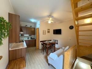 Dapur atau dapur kecil di A Casa di Ida, Rifugio Rustico Stile Chalet in Cilento +19 gambar