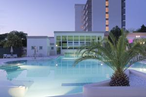 Bazén v ubytování Hotel Des Bains Terme nebo v jeho okolí