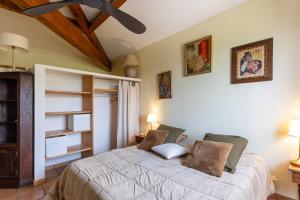 Postel nebo postele na pokoji v ubytování Gite Provençal