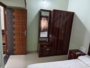 Alif serviced Apartment for Families and Executives客房内的一张或多张床位