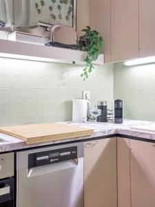 Kuchnia lub aneks kuchenny w obiekcie Gemütliche Ferienwohnung mit Terrasse und Seeblick