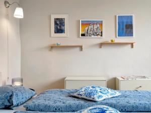 Łóżko lub łóżka w pokoju w obiekcie Gemütliche Ferienwohnung mit Terrasse und Seeblick