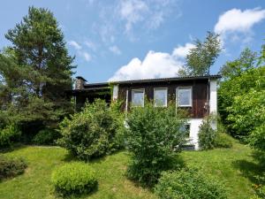 Ogród w obiekcie Gemütliche Ferienwohnung mit Terrasse und Seeblick