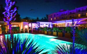 Πισίνα στο ή κοντά στο Hotel Alkar