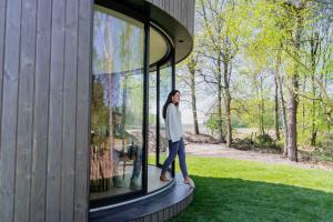 Majutusasutuse LumiPod – Luxe glazen design‑pod külastajad