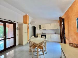 Η κουζίνα ή μικρή κουζίνα στο Casa vacanza San Teodoro