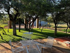 Κήπος έξω από το Dinokeng Bush Cabin