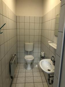 MonteurzimmerKING Leipzig-West 욕실