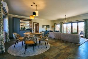 Posezení v ubytování Hohenstein Lodge