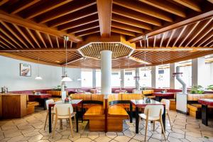 Εστιατόριο ή άλλο μέρος για φαγητό στο Hotel und Rasthof AVUS