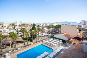 Bazén v ubytování BQ Can Picafort Hotel nebo v jeho okolí