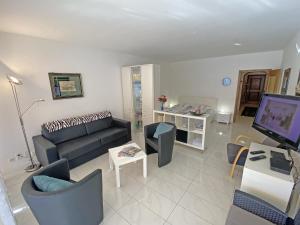 Μια τηλεόραση ή/και κέντρο ψυχαγωγίας στο Casa Cincillà, 2 Stock by HolAp SA