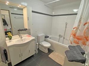 Ένα μπάνιο στο Casa Cincillà, 2 Stock by HolAp SA