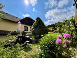 Κήπος έξω από το Chalupa za řekou +24 φωτογραφίες