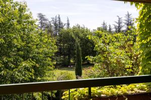 Zahrada ubytování Hôtel & Résidence Lou Paradou Gréoux Les Bains