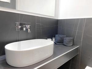 Łazienka w obiekcie CARDANO SUITE - 5 min from Central Station