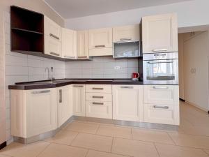 Kuchyňa alebo kuchynka v ubytovaní Apartment Ticiana