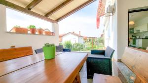 Kuchyňa alebo kuchynka v ubytovaní Apartment Ticiana