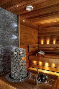Φωτογραφία από το άλμπουμ του Villa Aurora, big House with warmed outside pool and jacuzzi σε Masku