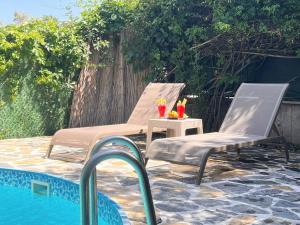 Bazén v ubytování Burla Villa Çalış nebo v jeho okolí